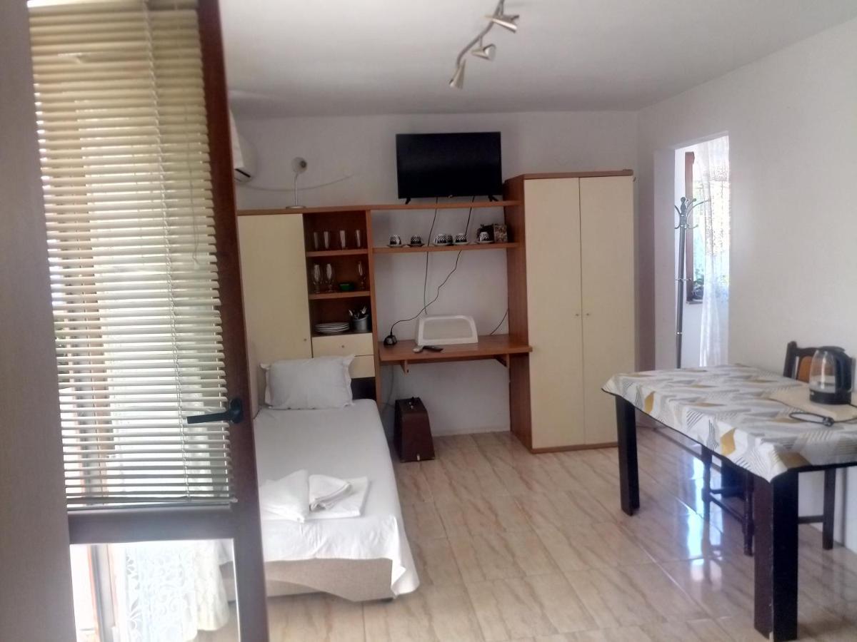 Farlalievi Guest House Sozopol Exterior foto
