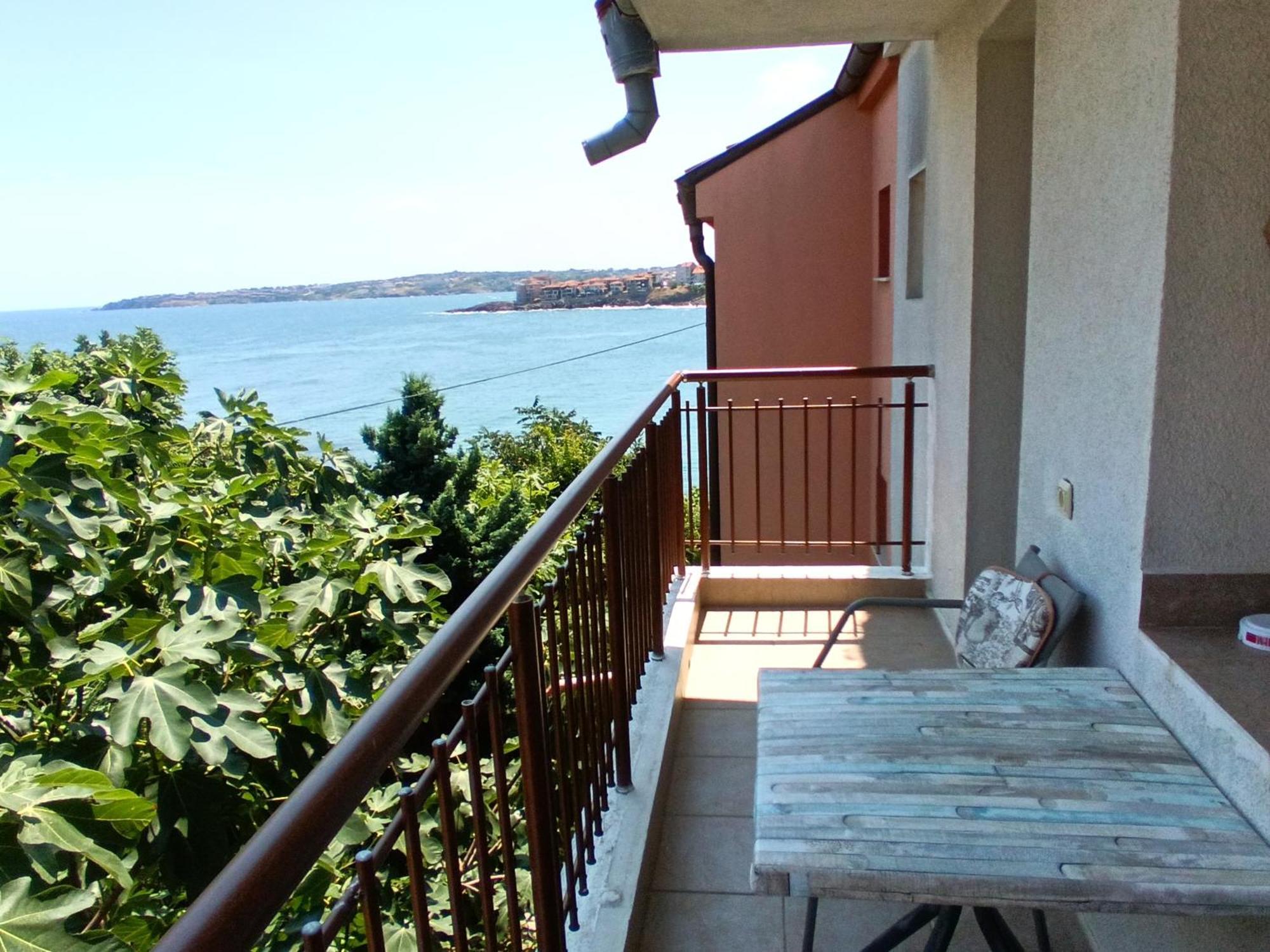 Farlalievi Guest House Sozopol Exterior foto